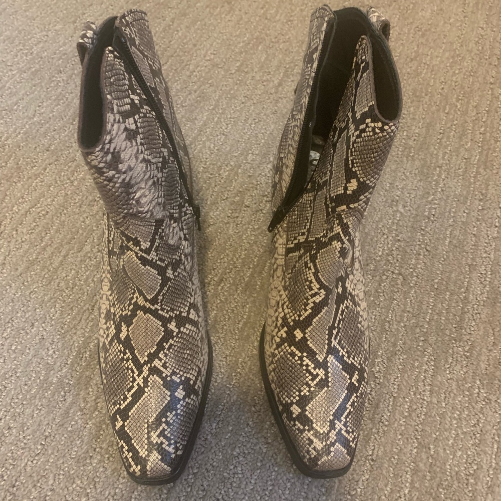 Leather Cowboy style boots - Picture 2 of 5